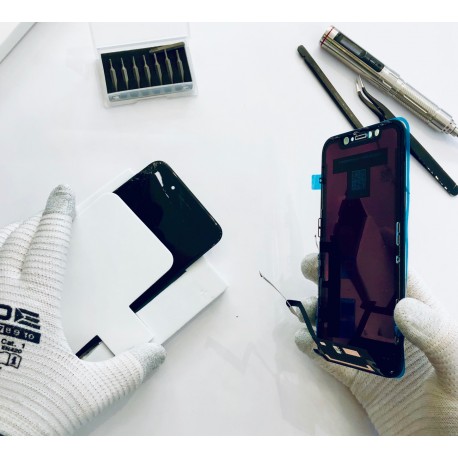 iPhone XR Oled and Touch Screen repair